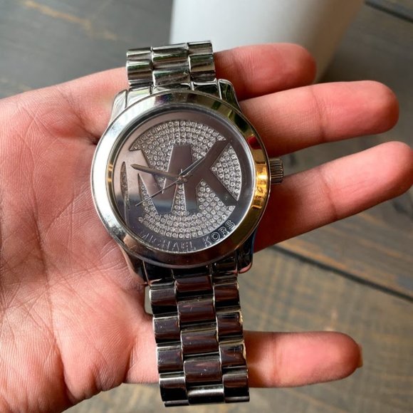 Michael Kors Big face watch - Picture 6 of 6